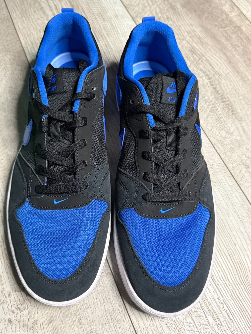 Nike Black and Blue Skate Sneakers Men’s Size 13 - Picture 4 of 7